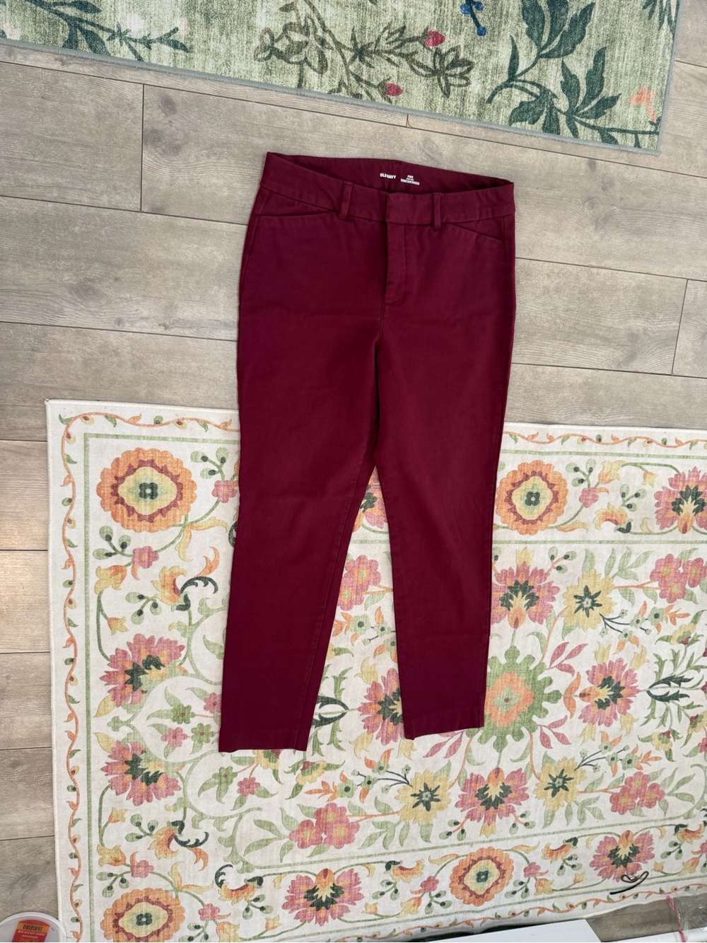 Old Navy Women's Burgundy Wine High Rise Pixie Ankle Pants Size 8
Beautiful Old - Picture 5 of 15